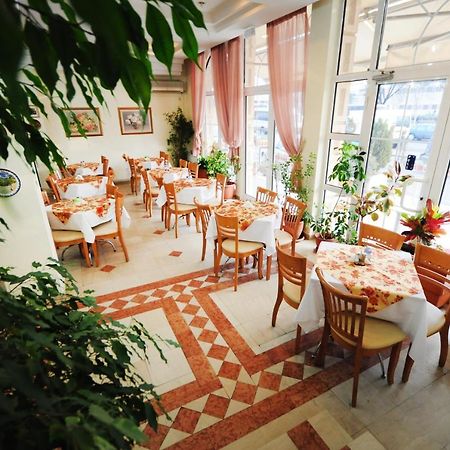 Vip Hotel Skopje - New Management Екстериор снимка