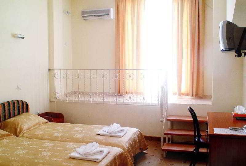 Vip Hotel Skopje - New Management Екстериор снимка
