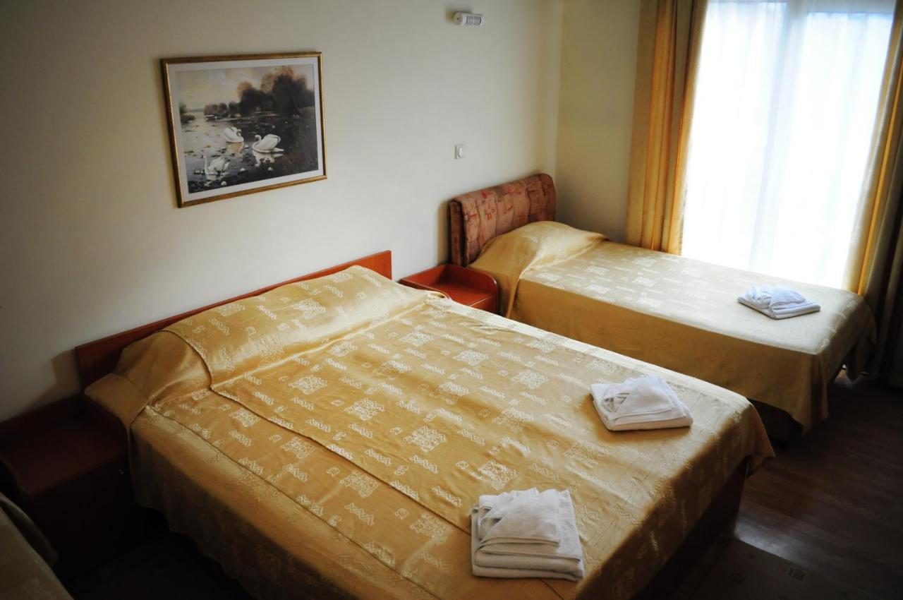 Vip Hotel Skopje - New Management Екстериор снимка