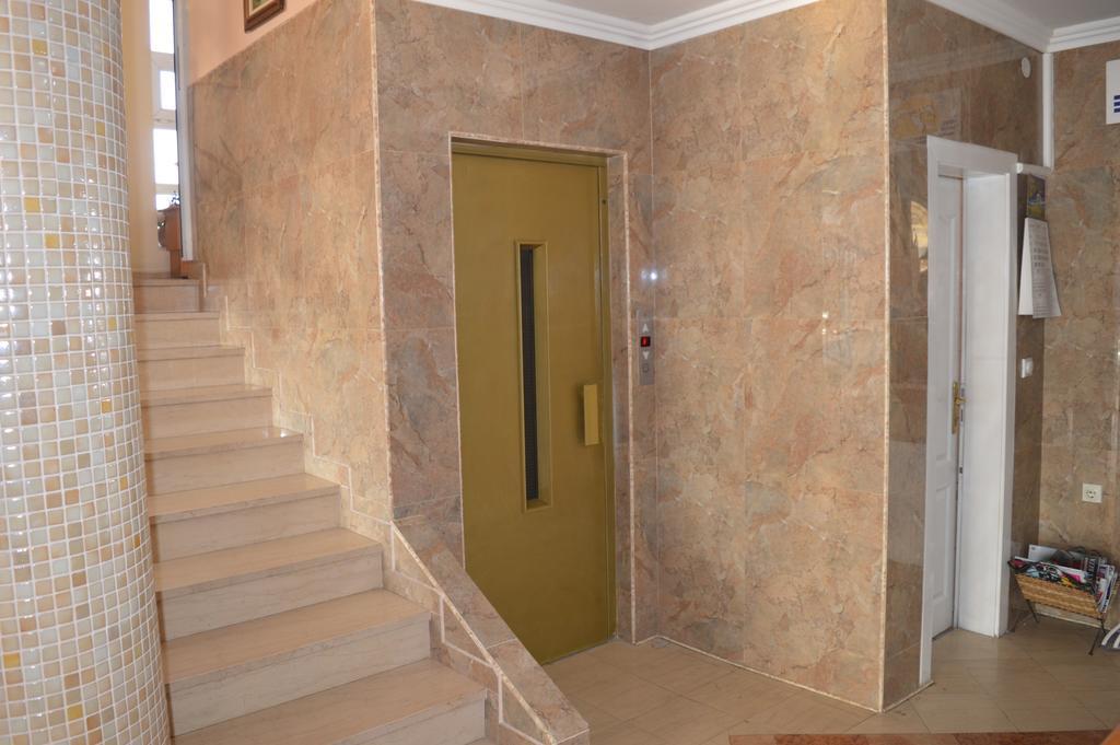 Vip Hotel Skopje - New Management Екстериор снимка