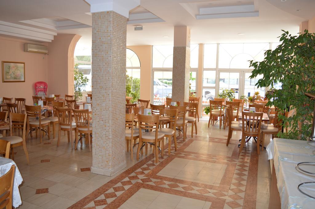 Vip Hotel Skopje - New Management Екстериор снимка