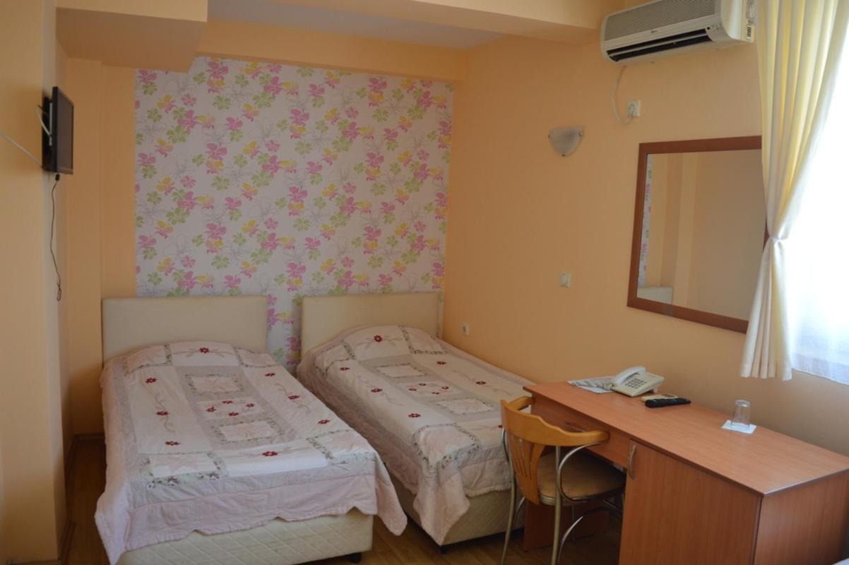 Vip Hotel Skopje - New Management Екстериор снимка