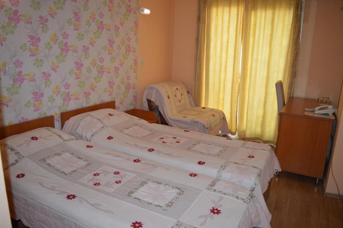 Vip Hotel Skopje - New Management Екстериор снимка
