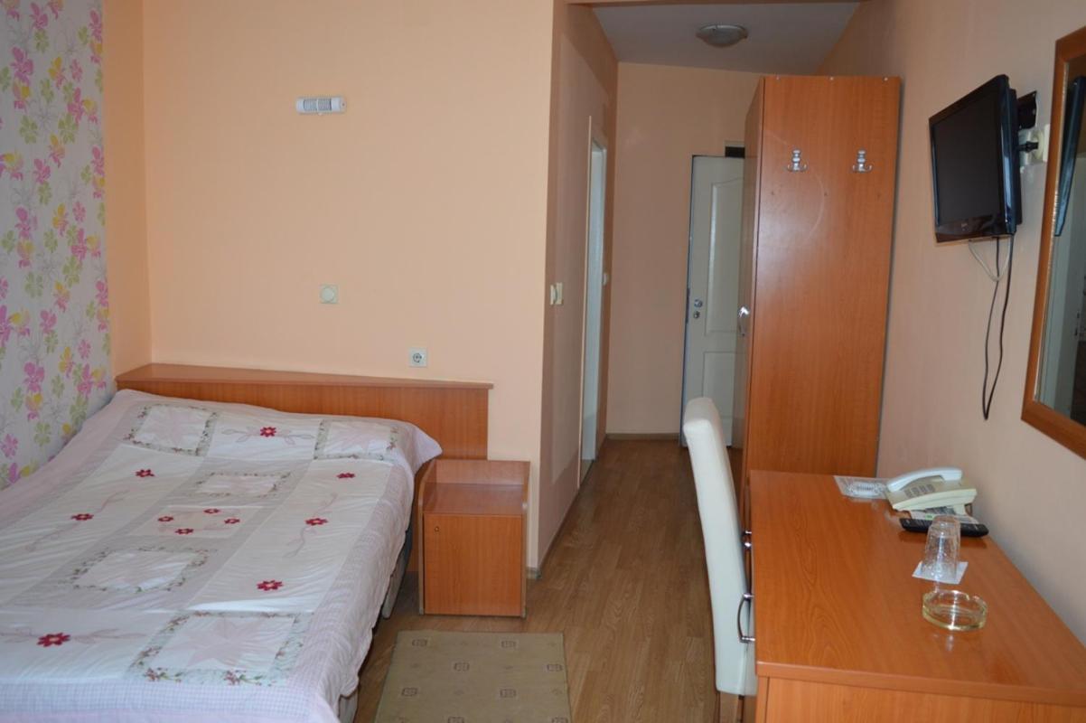 Vip Hotel Skopje - New Management Екстериор снимка